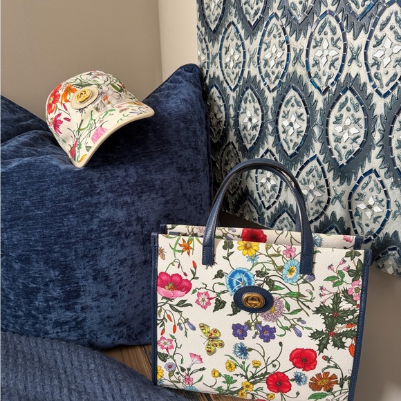 Gucci Multicolor Floral Tote with Navy Trim - Picture 2 of 7